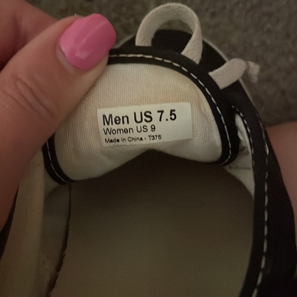 Black vans - Picture 4 of 5